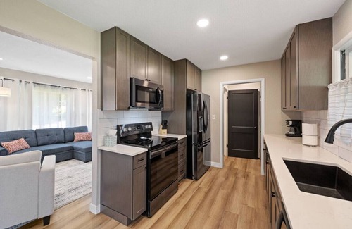 Sturgis House | Sleeps 10, Available Garage!