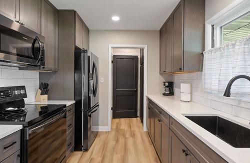 Sturgis House | Sleeps 10, Available Garage!