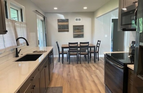 Sturgis House | Sleeps 10, Available Garage!
