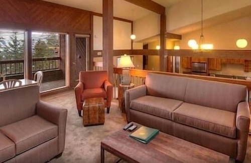Baldy Mountain Resort | Sleeps 10 | Lux Resort | Concierge | Fireplace