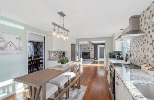 LaFayette House | Sleeps 10, Nerf wall, Game Room, fully fenced yard