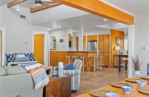 Breckenridge House | Sleeps 10 on deep water at Hubbard Creek Lake with 2 story dock & MIL quarters