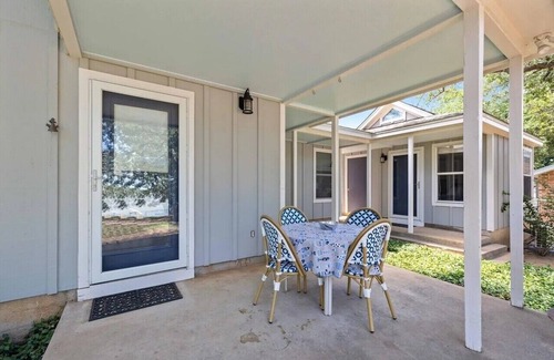Breckenridge House | Sleeps 10 on deep water at Hubbard Creek Lake with 2 story dock & MIL quarters