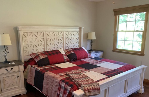 Waynesville House | Sleeps 11 - Mountain Views! Enjoy watching Alpacas & Mini Horses from your deck