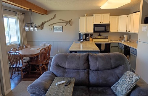 Upson Cabin | Sleeps 12 4BR/3BA Ski-in/Out Condo WiFi/AC/Lake/ATV/Hike/Snowmobile-Dog Friendly