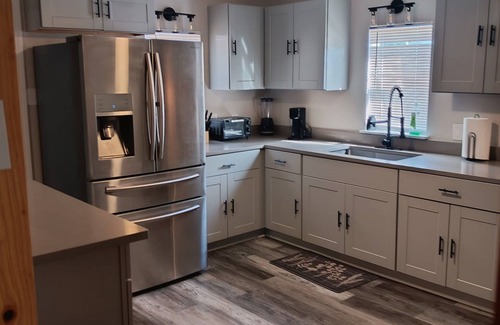 Central City House | SLEEPS 12 IN THE HEART of Corpus Christi. CENTRAL Location, HEB, RESAURANTS.