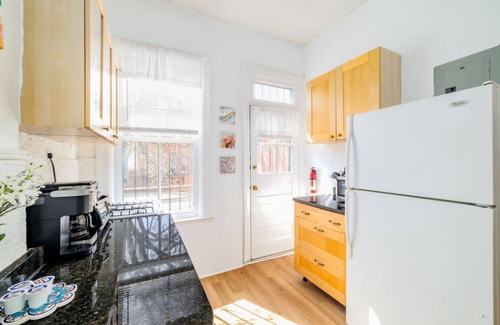 Adams Morgan Apartment | Sleeps 12 | THREE Units In Central Adams Morgan