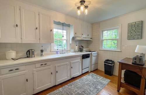 Cape May House | Sleeps 13 Guests. Three blocks to Beach