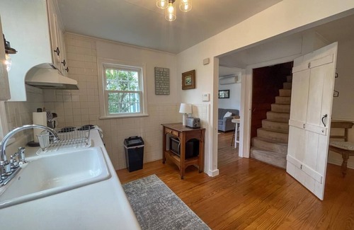 Cape May House | Sleeps 13 Guests. Three blocks to Beach