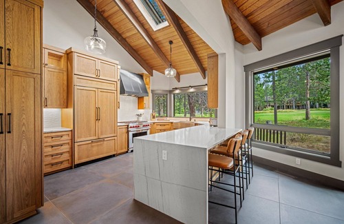 Sunriver House | Sleeps 14+ | 7 bed, 6 bath | SHARC | Peloton