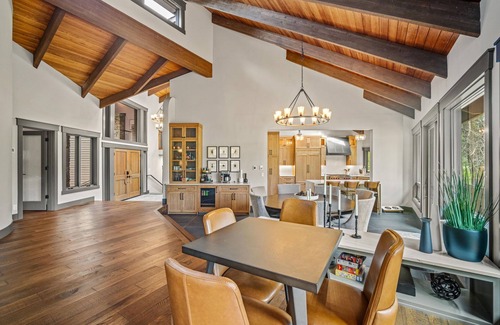 Sunriver House | Sleeps 14+ | 7 bed, 6 bath | SHARC | Peloton