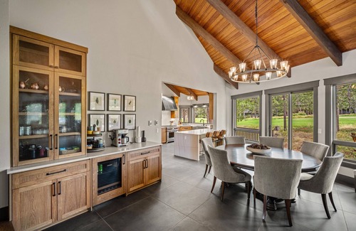 Sunriver House | Sleeps 14+ | 7 bed, 6 bath | SHARC | Peloton