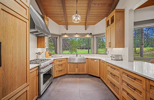 Sunriver House | Sleeps 14+ | 7 bed, 6 bath | SHARC | Peloton