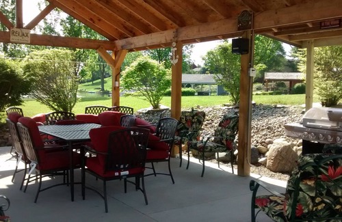 Frontier House | SLEEPS 14;INDOOR POOL,5BED/4BATH,SAND BEACH,PAVILION,CANOE,KAYAKS,PONTOON-RENTAL