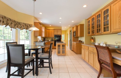 Hendersonville House | Sleeps 15! VIEWS forever, Large Executive Home, Fast Wi-Fi, Hot Tub & Fire Pit