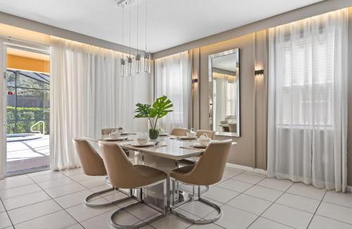 Loughman House | Sleeps 16 guests Single Family 6BR SR6047
