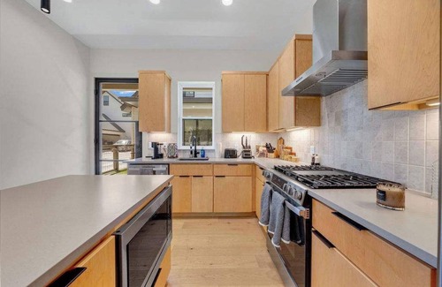 Riverside House | Sleeps 18 | MUST SEE! Pool & Chef’s Kitchen | Fun!