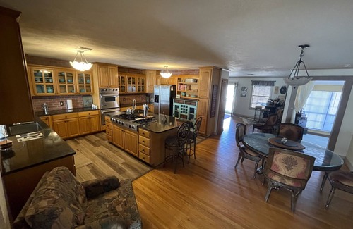 Kerrville House | Sleeps 19. 12 beds. Large Family Home and Guest House too. 2 acres. In town.