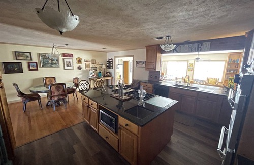 Kerrville House | Sleeps 19. 12 beds. Large Family Home and Guest House too. 2 acres. In town.