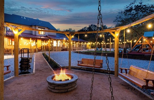 Fort Worth House | Sleeps 22-Pool-Sport Sim-Pickleball-Mini Golf