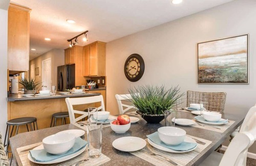 Midvale House | Sleeps 23* 2 Hot Tubs * Fireplace * Close to Ski *