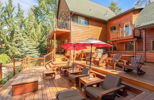 Big Bear Lake House | Sleeps 23 | 2 Lakefront Homes, Private Dock+Beach, Hot Tub, Fire Pit, Deck Views
