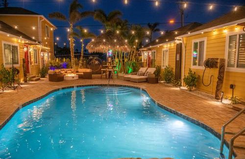 Madeira Beach Villa | Sleeps 24 Steps to the Beach Heated Pool 7BR 7BA