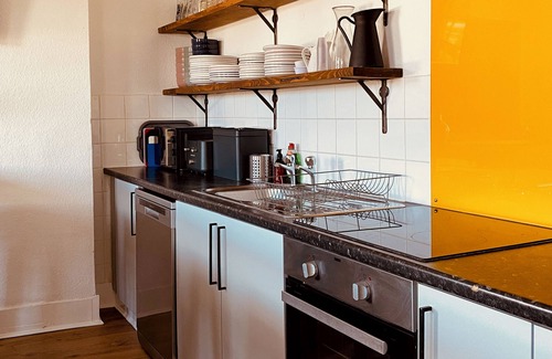 Brighton City Centre Apartment | Sleeps 27 - fantastic apartments above a fun Brighton Pub! Stag & Hen Friendly!