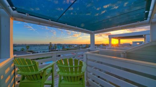 Port Aransas House | Sleeps 33 4 Condos Walk to the Beach Resort-Style Pool Endless Summer Resort