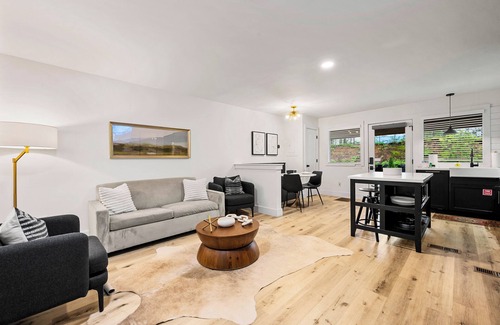 Caton House | Sleeps 36 | Indoor Heated Pool, Hot Tub, Game Room, Firepits | Near Dollywood