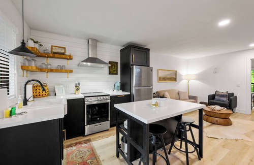 Caton House | Sleeps 36 | Indoor Heated Pool, Hot Tub, Game Room, Firepits | Near Dollywood