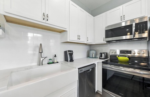 Crystal Beach House | Sleeps 4, Private Pool, New everything, Crystal Beach,