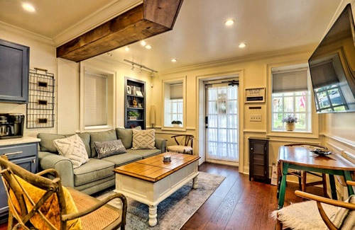 Blue Ridge House | Sleeps 4 | Walk to Scenic Railway | Pet Friendly