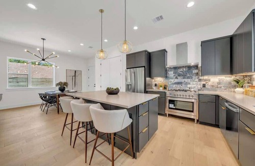 Riverside House | Sleeps 42! 2 Pools & Game Room 11BR near Downtown