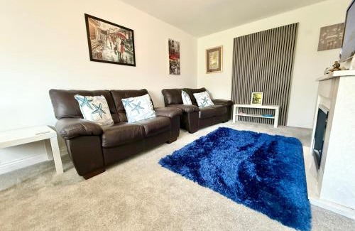 Bon-y-maen House | Sleeps 5, 3 Bedrooms, Ideal for short stays & 15 minutes to Swansea City