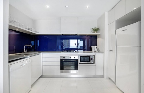 Gold Coast House | SLEEPS 5 HEART OF CI
