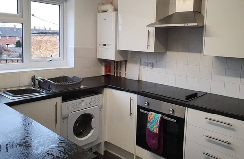 Cheltenham House | Sleeps 5 in 5 beds on Western side of Cheltenham