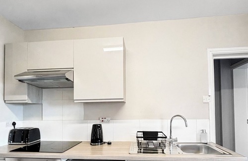 Bottesford House | Sleeps 6 2bed Home with Hot Tub Bottesford Village