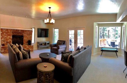 Skyland House | Sleeps 6 - 3 bedrooms 3 .5 bathrooms