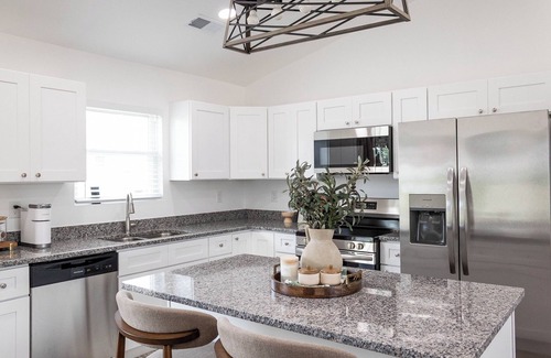 Cynthiana House | Sleeps 6, brand new, great location