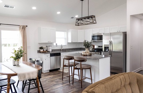 Cynthiana House | Sleeps 6, brand new, great location