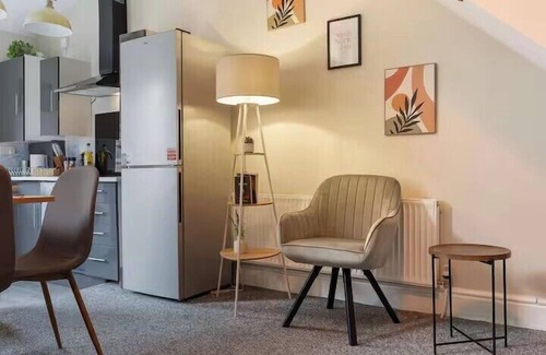 Manchester House | Sleeps 6 - Fast Wifi - Parking