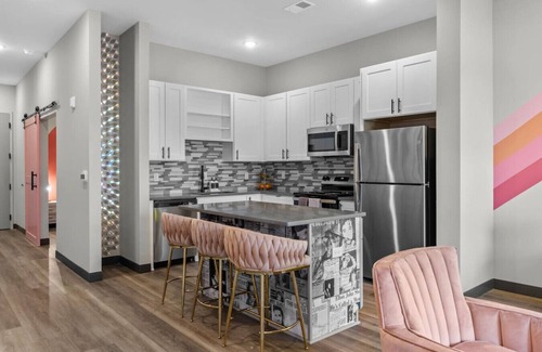 South Nashville Apartment | Sleeps 6, Free Parking, 8 Min to Broadway!