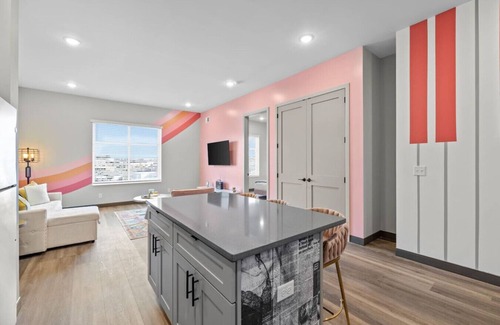 South Nashville Apartment | Sleeps 6, Free Parking, 8 Min to Broadway!