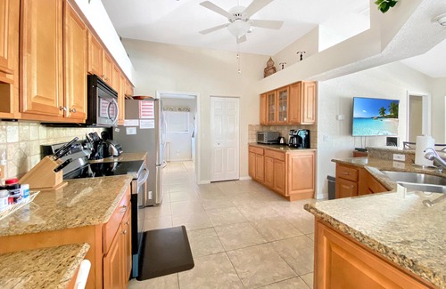 Broadmoor Villa | Sleeps 6, full refund*, heated pool