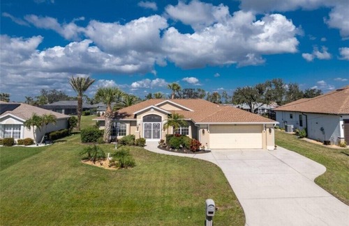 Broadmoor Villa | Sleeps 6, Hot Tub, dog ok, FULL refund*, pool heat