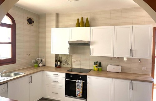 Vista de los Angeles-Rumina Apartment | Sleeps 6 Large Communal Pool - Private Roof Terrace - Mojacar