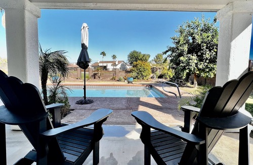 Yuma House | Sleeps 6 pool home, with golf course views.