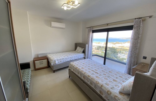 Torba Villa | Sleeps 6, Villa w/ Private Pool and Modern Design - AWZ 302