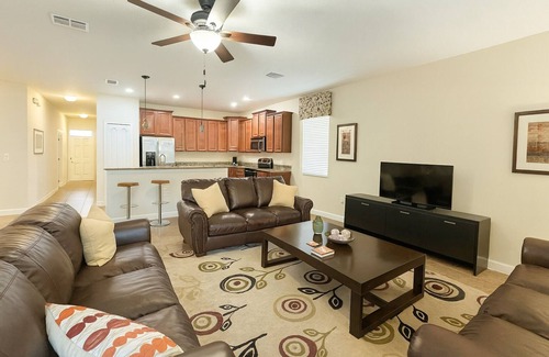 Davenport House | Sleeps 8! 4BDR Home w/private pool & resort access